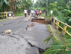 Jembatan Desa Gebang Ambrol, Ruas Jalan Bandarlampung – Ketapang Terputus