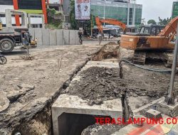 Antisipasi Banjir di Lungsir, Pemkot Bandarlampung Tanam 12 Kotak Beton