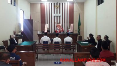 Sidang kasus penganiayaan tenaga kesehatan Puskesmas Kedaton dengan agenda pembacaan vonis hakim di PN Tanjungkarang, Selasa (18/12/2021).