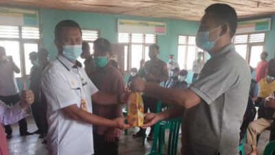 Dinas Perdagangan Lampura Salurkan 1.300 Dus Minyak Goreng Kemasan ke Sejumlah Kecamatan