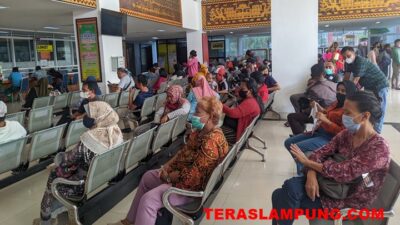 Warga Bandarlampung Keluhkan Pelayanan Disdukcapil