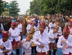 HUT ke-76 Lamteng, Bupati Musa Ahmad Buka Pawai Budaya
