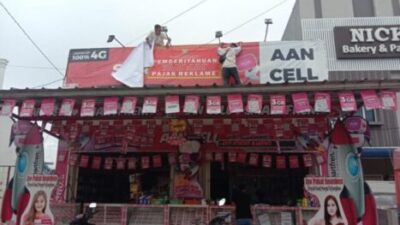 Tak Bayar Pajak, 15 Reklame dan Lima Kedai Bakso di Bandarlampung Disegel