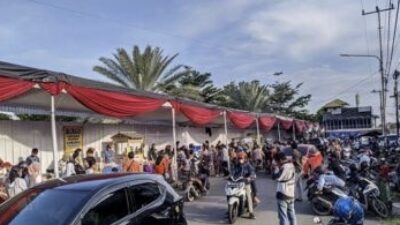 Hari Pertama Ramadan, Bazar Takjil di Enggal Bandarlampung Ramai Pengunjung