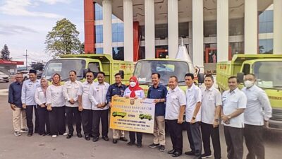 PT Bukit Asam Serahkan Bantuan Tiga Truk dan Seribu Paket Sembako