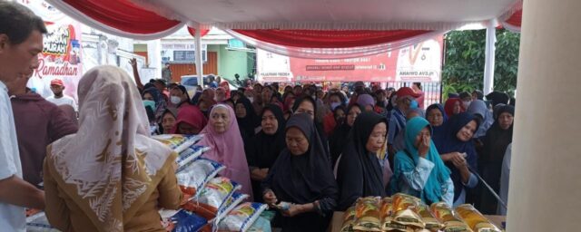 Suasana pasar murah di Kecamatan Kedaton, Selasa (4/4/2023).