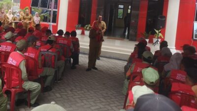 Walikota Eva Dwiana Minta Pamong Ajak Warganya Bersih-bersih