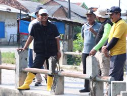 Bupati dan Wabup Lampung Tengah Pimpin Gotong Royong di Bandar Jaya Timur
