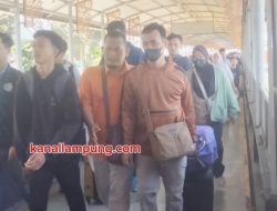 H-3 Lebaran, Pemudik Pejalan Kaki Membludak di Pelabuhan Bakauheni